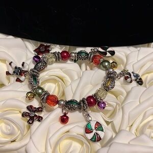 💛Christmas themed charm bracelet